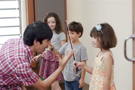 Ideias Para Trabalhar Crian As Muito Pequenas Escola De M Sica