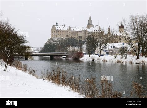 Schloss Sigmaringen castle in winter, Sigmaringen, Baden-Wuerttemberg ...