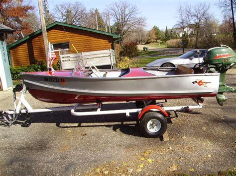 Vintage 1955 12ft Crestliner Commander Speedster Aluminum Boat