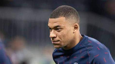 La respuesta de la madre de Mbappé a los rumores sobre su hijo y el PSG