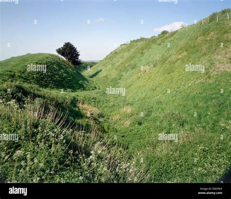 Old Sarum Hill Fort Hi Res Stock Photography And Images Alamy