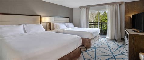 Hotels In Bellevue Wa Embassy Suites By Hilton Seattle Bellevue