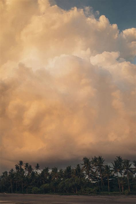 Cloudy Sky · Free Stock Photo