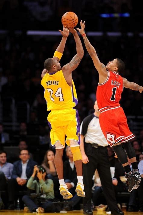 Derrick Rose Blocking Kobe Bryant Kobe Bryant Pictures Kobe Bryant