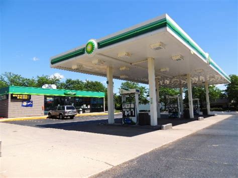 BP Gas Station & Convenience Store FOR SALE on 1955 Elmwood Rd, realnex.com