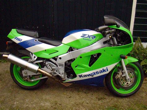 1989 Kawasaki ZXR750 Moto ZombDrive