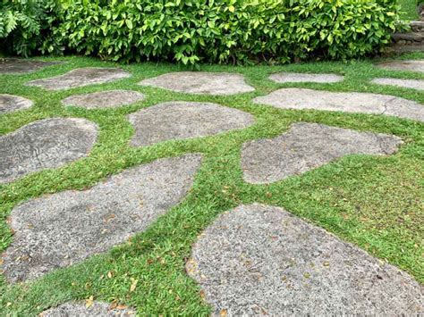 How to Lay Pavers on Grass: Step by Step - Eagle Pavers