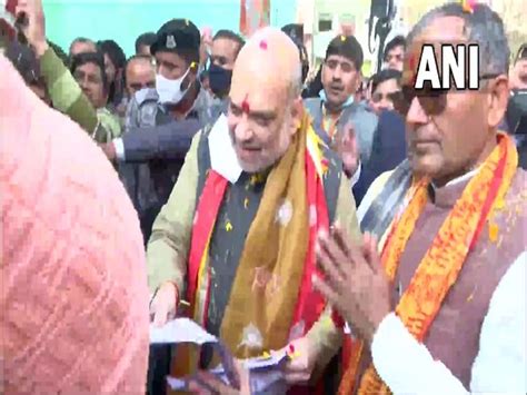 Up Polls Amit Shah Holds Door To Door Campaign In Mathura