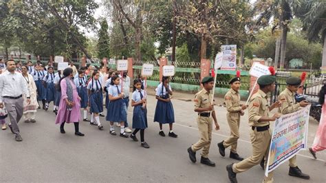 Janjgir News मतदाता जागरूकता रैली का आयोजन किया गया मानव श्रृंखला