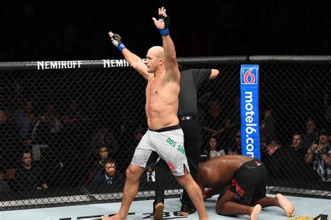 Cigano nocauteia e conquista terceira vitória consecutiva no UFC