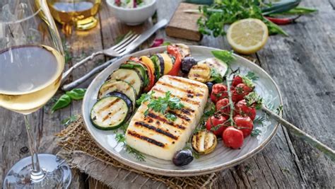 Halloumi mit Gemüse vom Grill