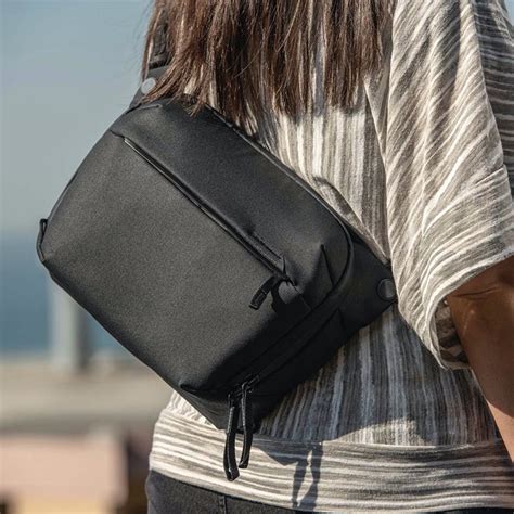 Peak Design Everyday Sling Black L Available Online In Store