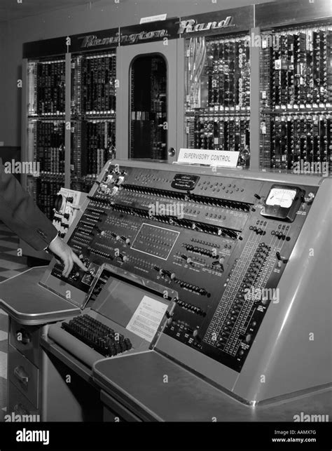 1950s HAND ON CONTROL PANEL OF REMINGTON RAND UNIVAC COMPUTER Stock Photo, Royalty Free Image ...