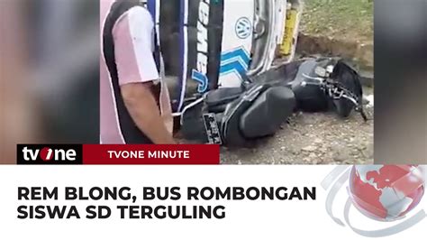 Bus Angkut Siswa Sd Terguling Hingga Timpa Dua Motor Tvone Minute