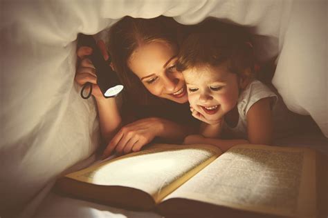 Reading Bedtime Stories - When Should You Read a Bedtime Story ...