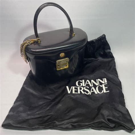 【やや傷や汚れあり】1円〜 Gianni Versace ヴェルサーチ レザー ハンドバッグ ショルダーバッグ 未使用ベルト付 W22