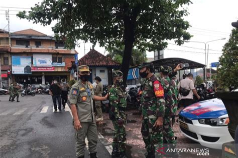 Satpol PP Denpasar Jaring 1 393 Orang Pelanggar Prokes ANTARA News