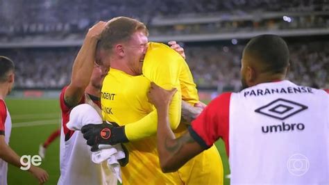 Tchê Tchê do Botafogo se pronuncia após pênalti Não vim pedir