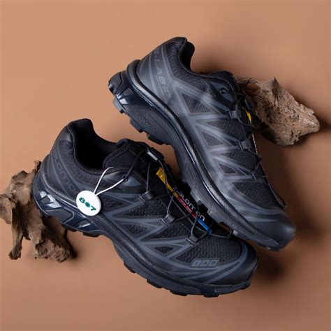 salomon xt triple  black garage