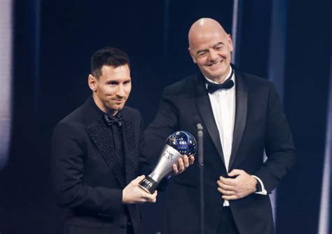 Messi é eleito melhor jogador do mundo pela Fifa