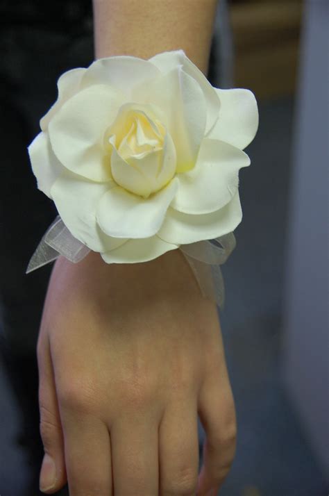 Silk gardenia wrist corsage Accesorios para boda Joyería de moda Boda