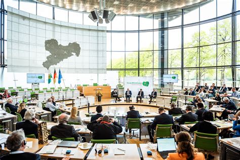 Konferenz Mitteleuropäische Perspektiven vor den Europawahlen am 9