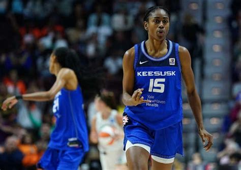 Ex-All-Star, two-time UConn champ Tiffany Hayes retires from WNBA