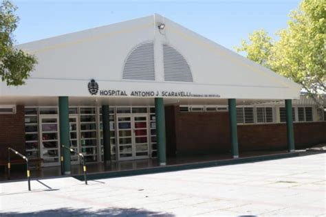 Colisionó con una camioneta volvió con cuatro sujetos y apuñalaron al