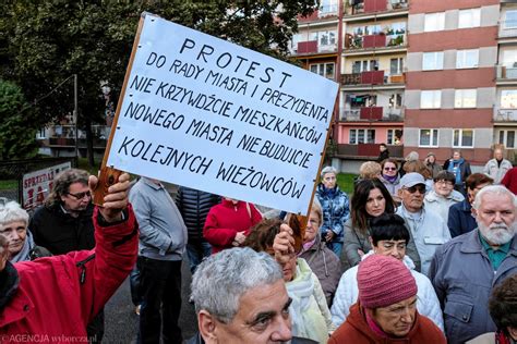 Nowe Miasto Za Ciasne Na Kolejny Wie Owiec Mieszka Cy Protestuj