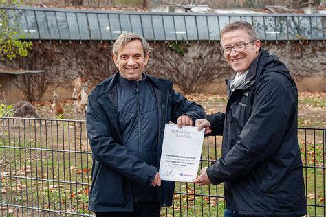 Wilhelma Christmas Garden Stuttgart Uebernimmt Patenschaft Fuer Das