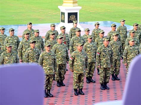 Senam Pagi Dan Kebersamaan Kabinet Merah Putih Di Akademi Militer