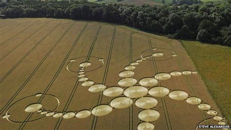 Display Marks 25 Years Of Crop Circles Study Bbc News