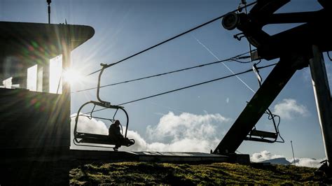 Face Au Manque De Neige Des Stations De Ski Des Pyr N Es Sont