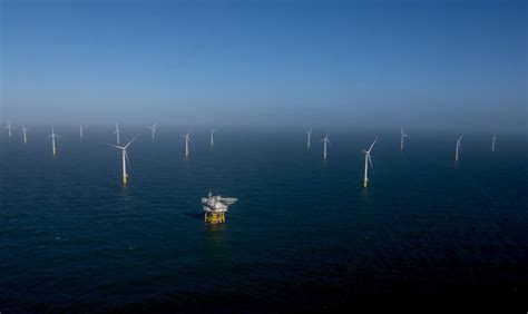 Windpark Vor Helgoland Mit Weltweit Neuartigen Rotoren