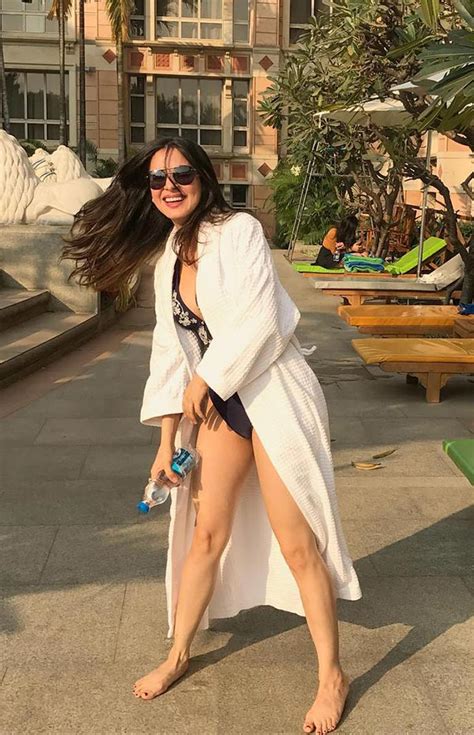 Hot Bikini Photos Of Shraddha Arya Actress From Kundali Bhagya