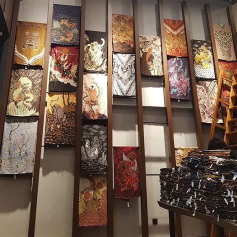 7 Rekomendasi Toko Batik Terbaik di Jakarta Barat (2023)
