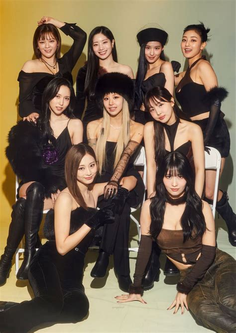 TWICE at 2023 Billboard Women In Music Awards Koreli kadın oyuncular