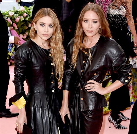 Met Gala 2019 Mary Kate And Ashley Olsen Matching Dresses Us Weekly