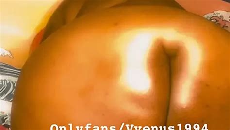 Flexible Ebony BBW Venus Sarutobi Squatting And Creaming Wet And Messy