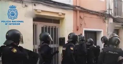 Comunidad Valenciana La Policía Libera A 8 Mujeres Explotadas