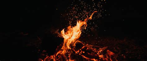 Bonfire Wallpaper 4K Dark Black Background Campfire