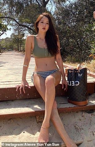 5 Hot Sexy Aimee Sun Bikini Pics