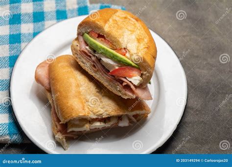 S Ndwich De Jam N Mexicano Con Aguacate Y Queso Tambi N Llamado Torta