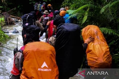 Jalur Pendakian Gunung Merbabu Ditutup Untuk Pemulihan Ekosistem