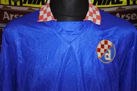 Dinamo Zagreb Home Baju Bolasepak Unknown Year