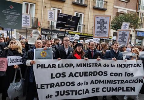 Los Letrados Judiciales Salen A La Calle Tras Siete Semanas De Huelga Y