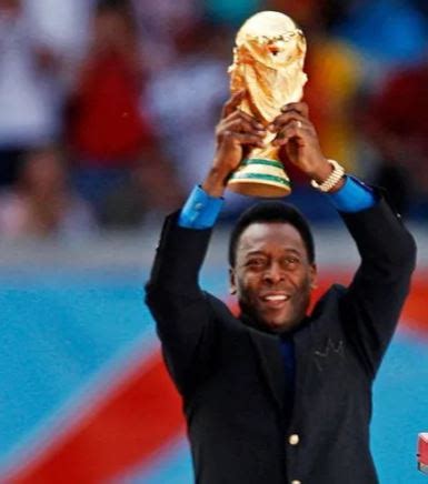 Brezilya nın Dünyaca Ünlü Futbol Yıldızı Pele 82 Yaşında Hayatını