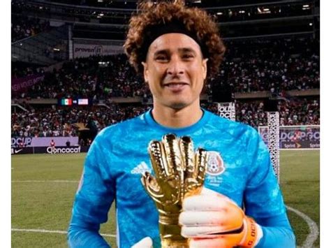 Memo Ochoa Guante De Oro Copra Oro 2019 Seleccion Mexicana De Futbol