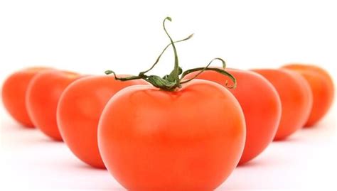 Truco casero de cocina cómo mantener los tomates frescos por más