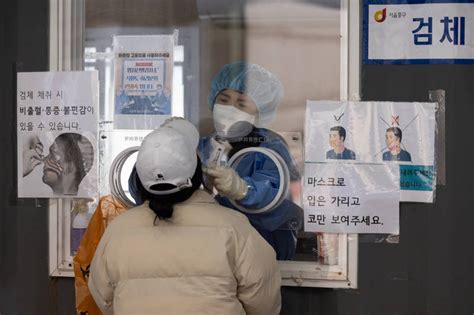 韩国日增新冠病例首超30万例 大选前夕每10人有1人确诊 博聞社